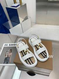 Picture of Burberry Slippers _SKUBurberrysz39-442CNW03013285